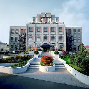 Starhotels Business Palace Hotell